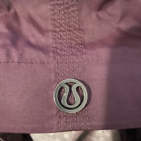 Lulu lemon rain jacket - Picture 3 of 7